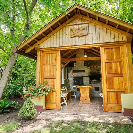 Julia By Interhome Feriehus Balatonfenyves